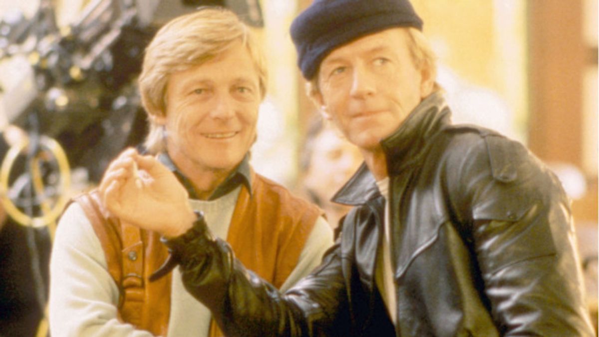 John Cornell her til venstre sammen med skuespilleren Paul Hogan i forbindelse med optagelserne til filmen 'Almost an Angel' i 1990.