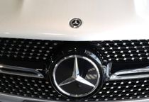 18-årig vanvidsbilist mister Mercedes