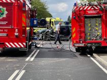 Brager frontalt ind i traktor