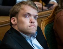 Ude af politik: 'Grænseoverskridende adfærd'