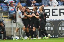 FC Midtjylland vinder med 10 mand på banen
