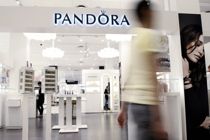 Skovler milliarder ind