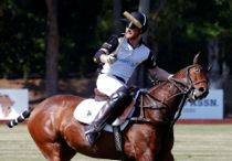 Prins med rørende gestus