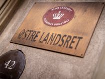 Voldtaget af fire ved skole