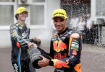 Venter barn med stedsøster