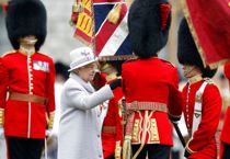 Dronningens vagter i sex-skandale