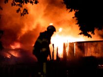 P-anlæg med 200 biler i flammer