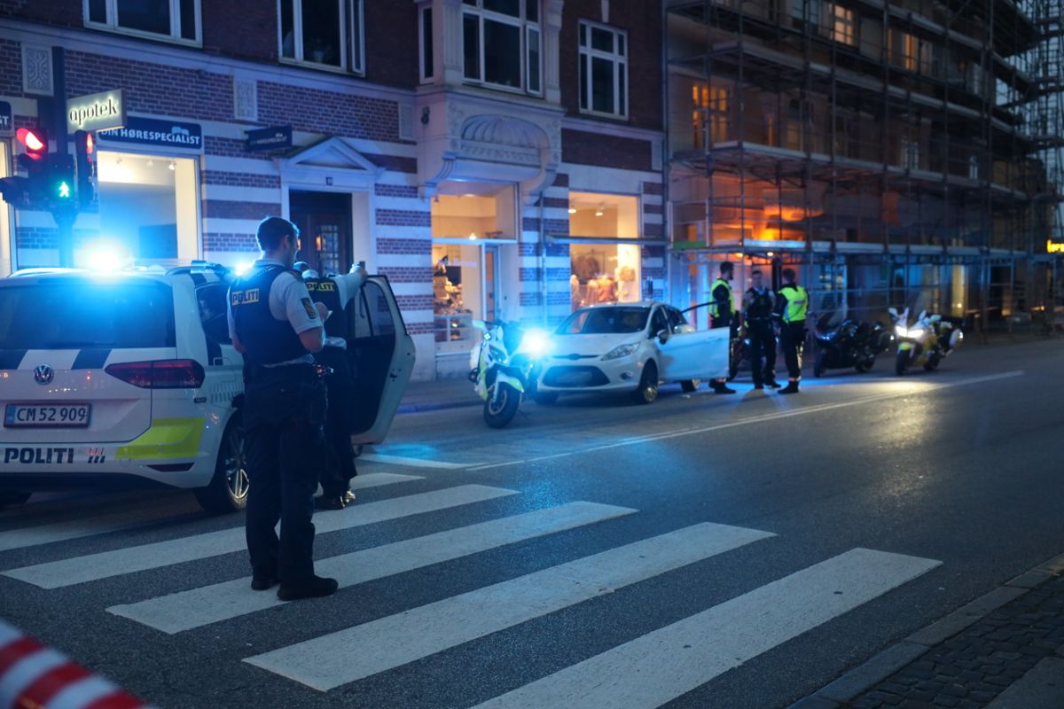 Politiet stoppede søndag en bil på Valby Langgade.