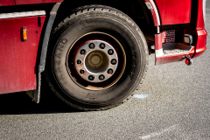 Lastbil-uheld skaber kaos på motorvej