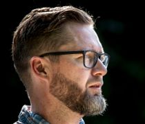 Kvitter værtsjob efter skilsmisse