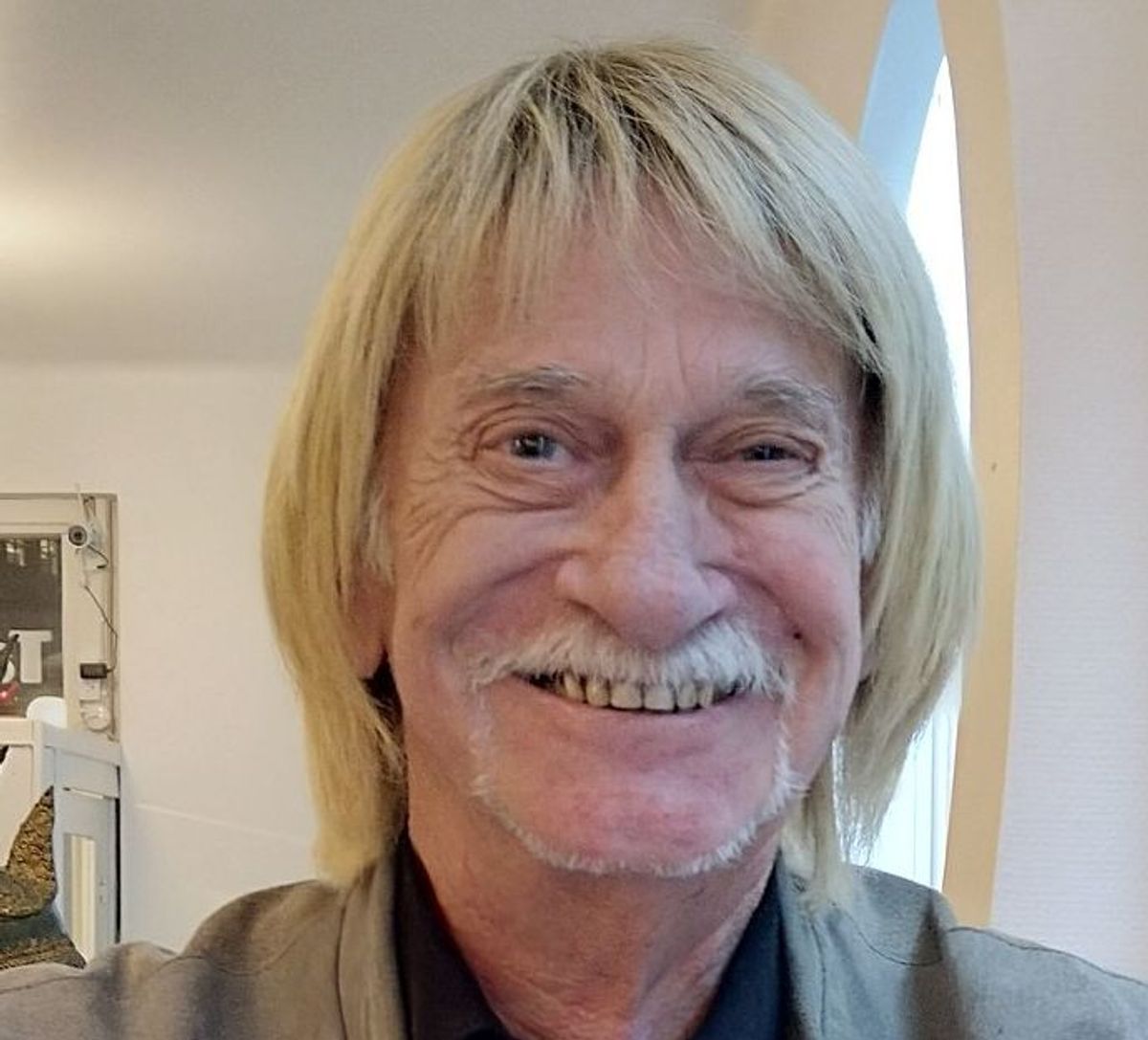 Dansktopsangeren Chris Hart døde pludseligt - og vendte tilbage til livet.