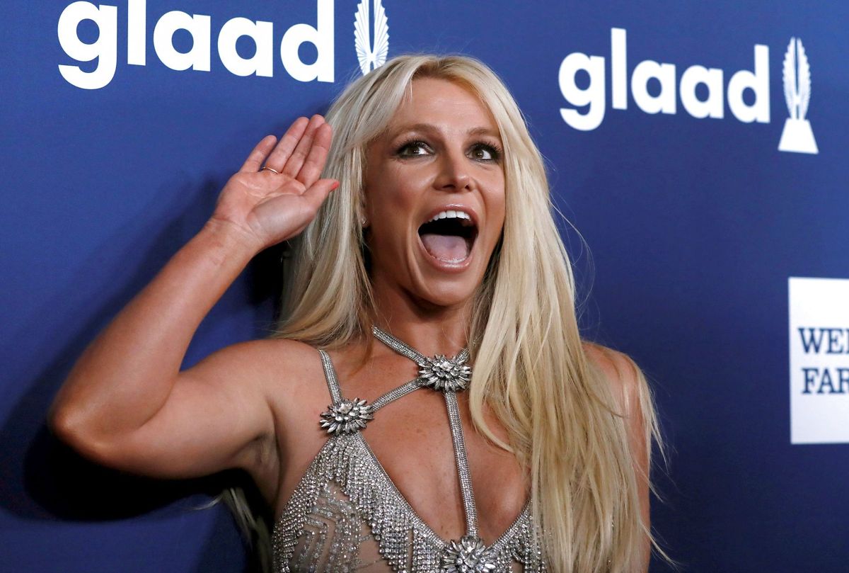 Britney Spears slipper for sigtelse efter en påstået voldsepisode mod en kvindelig ansat.. En dommer mener simpelthen ikke, at der er beviser nok i sagen.