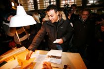 Naser Khader dropper sag mod kvinder