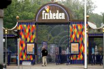 Omringet af røvere foran Tivoli