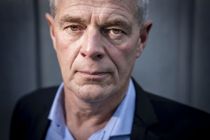 Kendt drabschef nægter alt