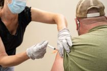 3000 uvaccinerede sundhedsansatte suspenderet