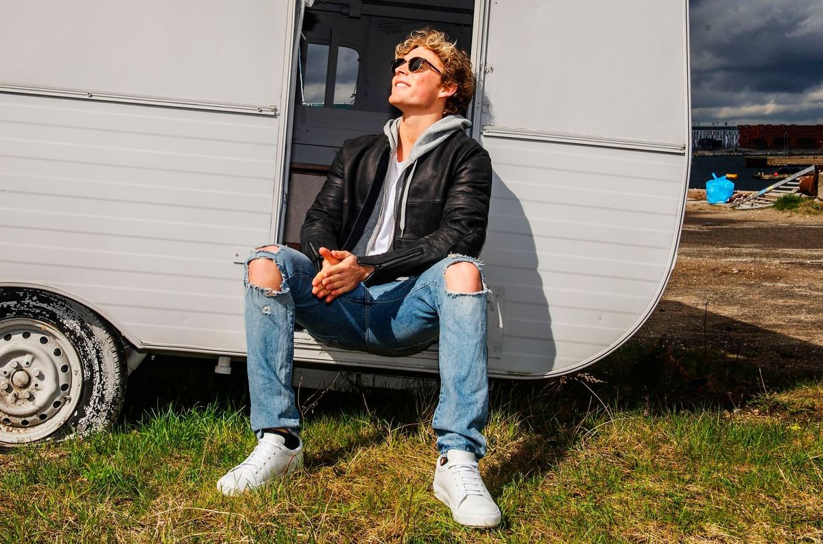 Den danske pop-stjerne Christopher er gået i skarp tysk-træning efter at have takket ja til at medvirke i den tyske udgave af 'Toppen af Poppen'.