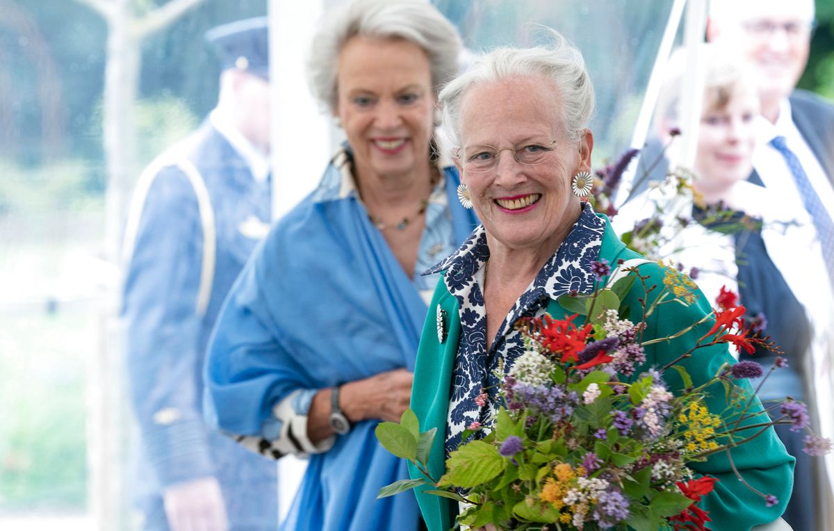 Dronning Margrethe uddeler dronning Ingrids Hæderslegat for sidste gang i 2022.