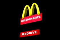 Far til to mast ihjel i McDrive