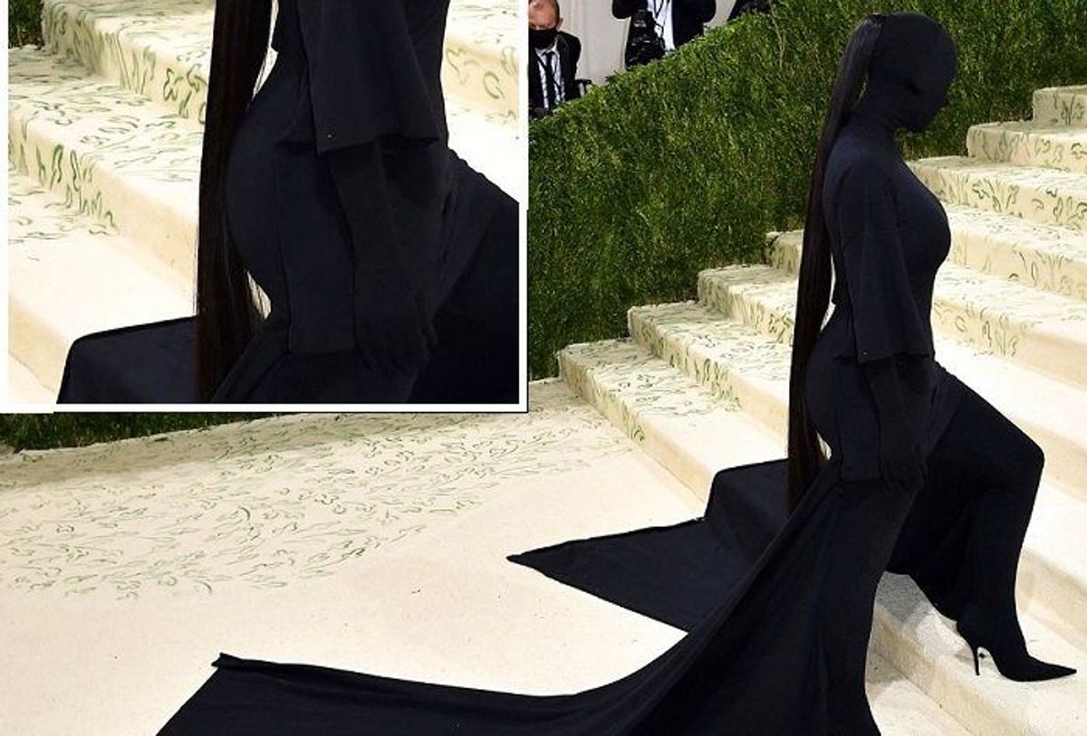 En stjerne ankommer til Met Gala 2021. Kan du se, hvem det er?