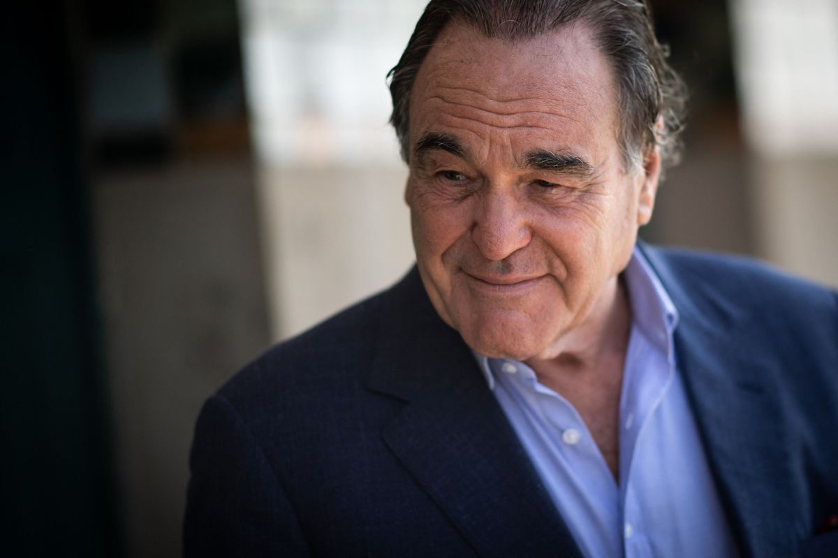 Den amerikanske instruktør og producent Oliver Stone fylder 75 år 15. september. Her er han 4. september 2021 til filmfestival i Deauville, Frankrig.