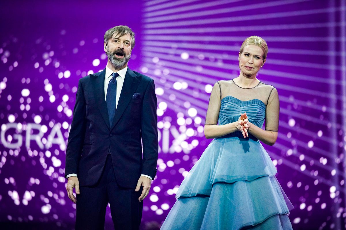 Værterne Tina Müller og Martin Brygmann stiller op igen.