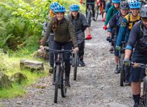 Action-Kate på øvelse