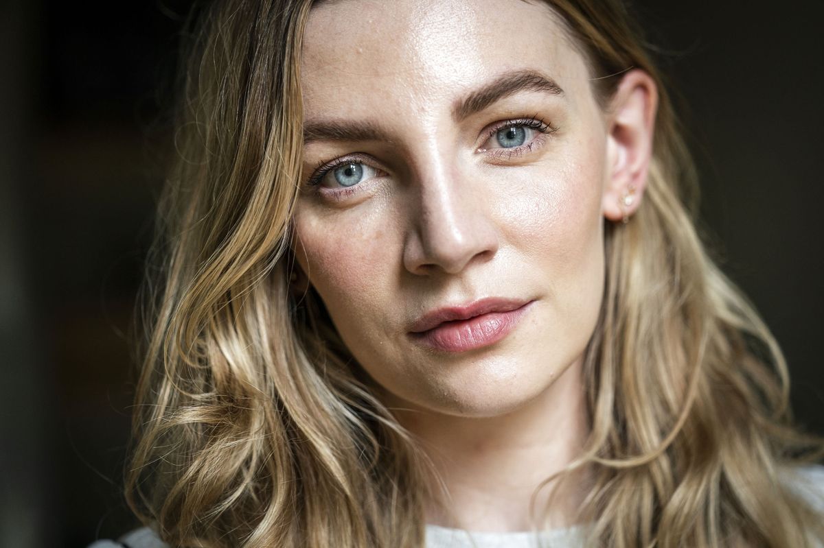 Molly Egelind medvirker i hele tre programmer som har premiere i efteråret og vinteren. Hun medvirker i både den fjerde sæson af TV 2-serien "Sygeplejeskolen", i DR-kunstprogrammet "Søs, Molly og malerne" sammen med sin mor Søs Egelind, og i TV 2-julekalenderen "Kometernes jul".