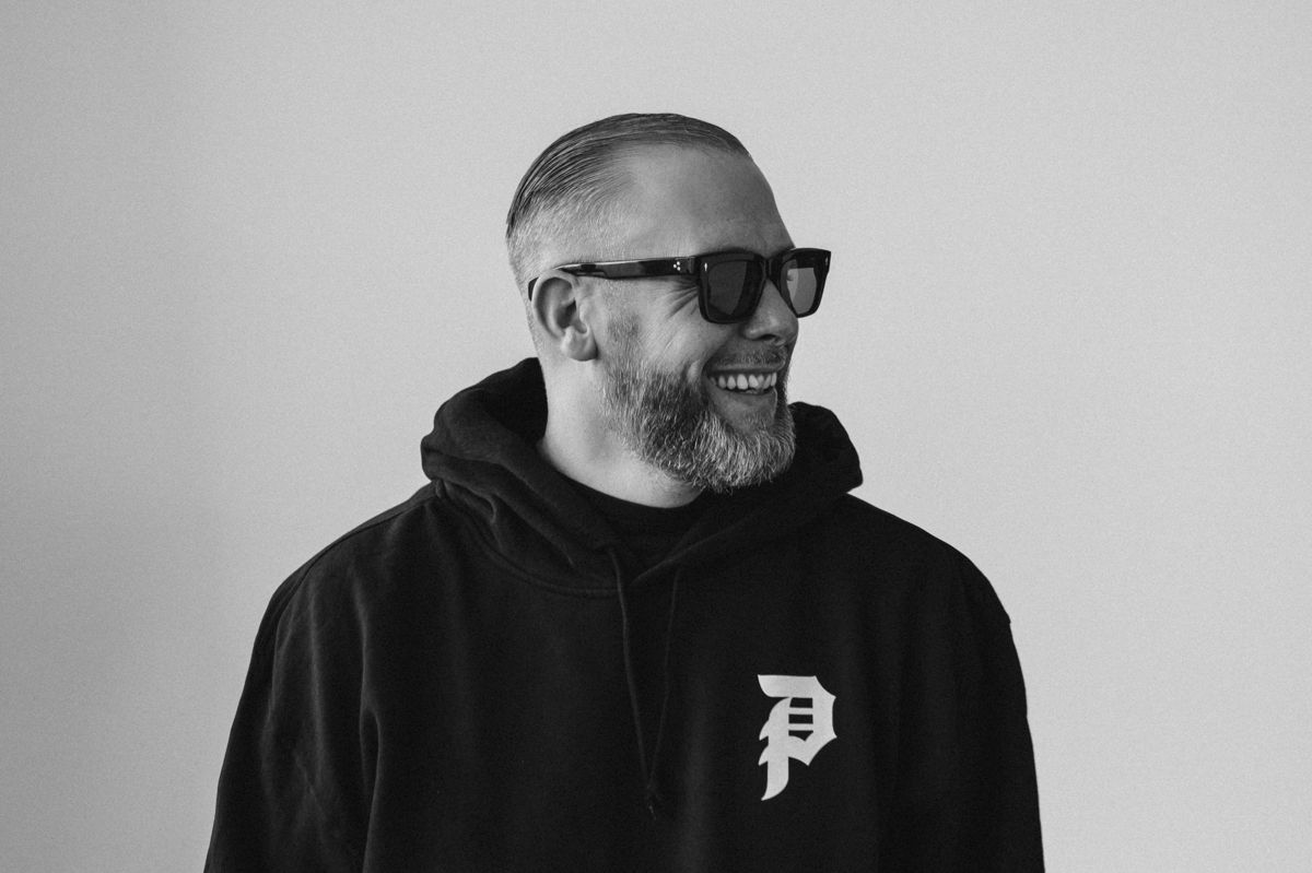 Efter at L.O.C. er blevet far, har hans prioriterer ændret sig. I sønnens første leveår var den populære rapper knap væk hjemmefra.