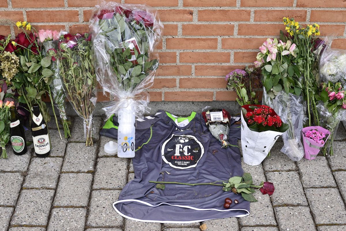 Flere kom med blomster og anden opmærksomhed