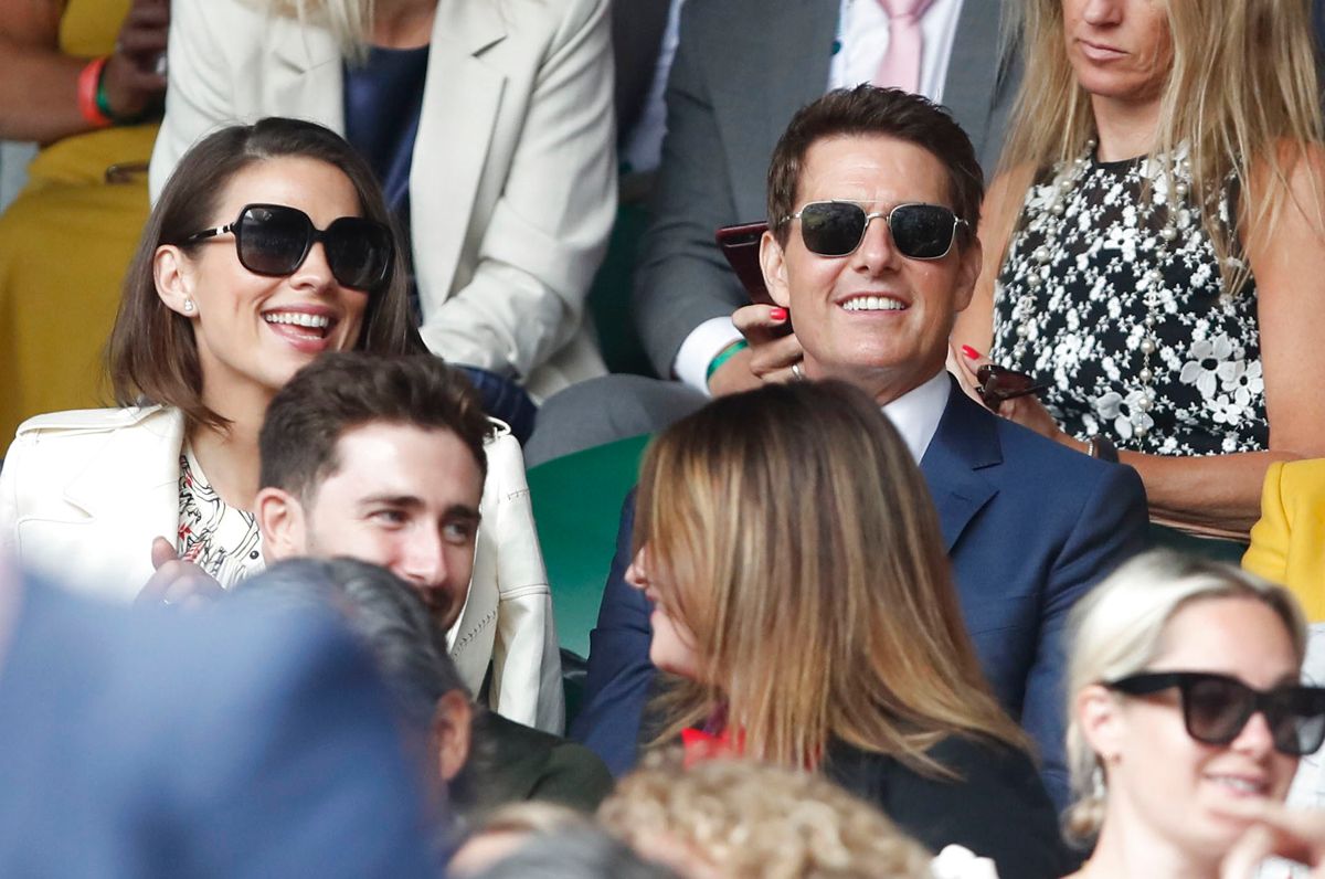 Billedet her er fra den 10. juli, hvor Hayley Atwell og Tom Cruise blev spottet sammen på tilskuerpladserne ved Wimbledon tennis-turneringen i London.