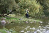 Kvinde fundet livløs i sø