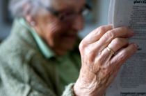 Flere tusinde ældre er fanget i eget hjem