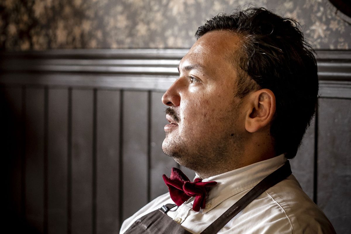 - Det er overhovedet ikke slut med mig, det slutter aldrig, siger Umut Sakarya med et grin.