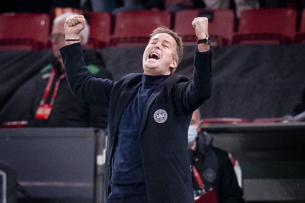 Landstræner Kasper Hjulmand kunne juble efter Danmarks 1-0-sejr hjemme over Østrig tirsdag aften og den medfølgende kvalifikation til VM i Qatar i 2022. Der venter nu en række svære problematikker forud for verdensmesterskabet i det kontroversielle værtsland.