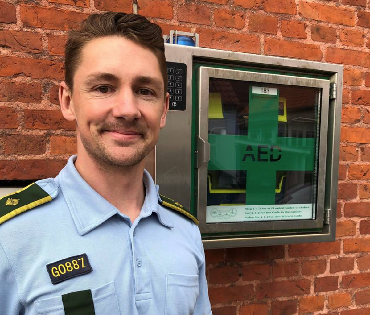 Politiassistent Paw Bech Rasmussen fra Syd- og Sønderjyllands Politi gik sammen med tre andre personer i aktion, indtil redningsfolkene var fremme.
