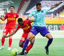 Rejser sig i underholdende deler