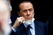 Berlusconi frikendt for bestikkelse