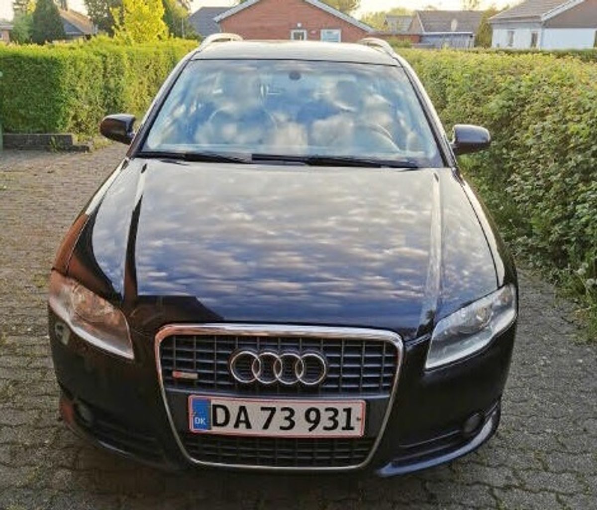 Det er denne Audi, som Jan er kørende i.