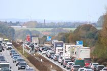 Lang kø på motorvej