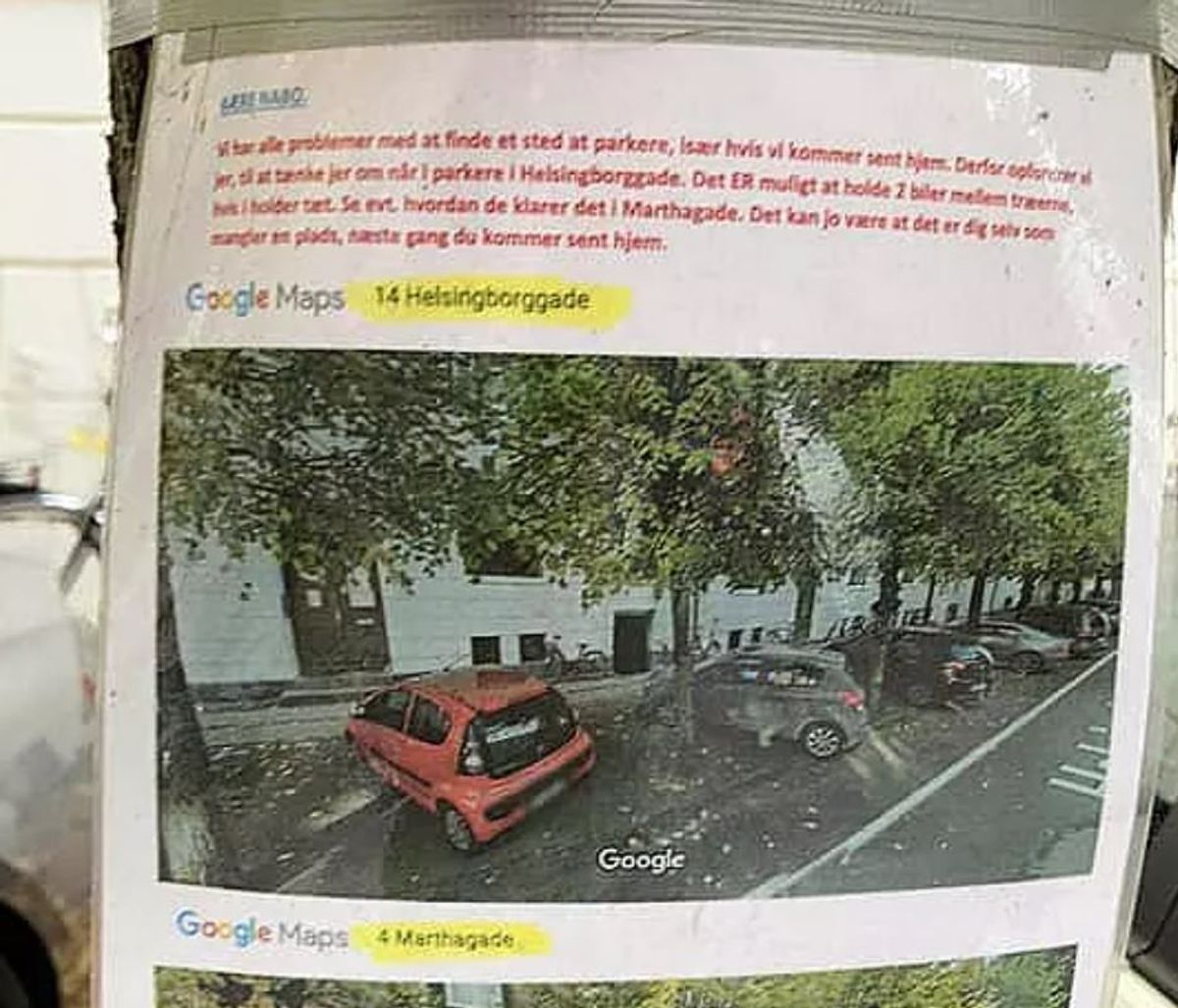 En brugsanvisning til hvordan man parkere på Helsingborggade på Østerbro hænger flere steder.