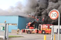 Kranfabrik i brand