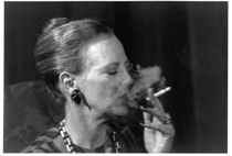 Lærte dronningen at ryge