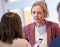 Borgmester i politisk shitstorm