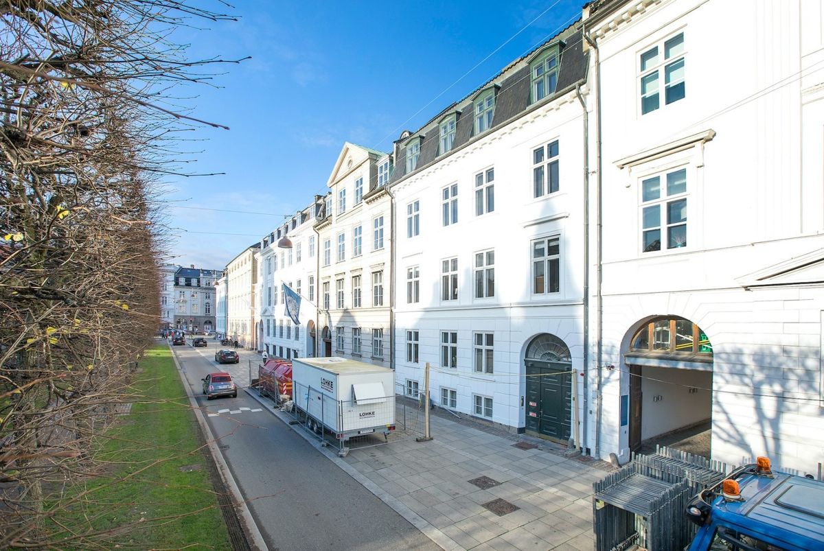 Her på Sankt Annæ Plads ligger den lejlighed, der er solgt for det højeste beløb i Danmark.