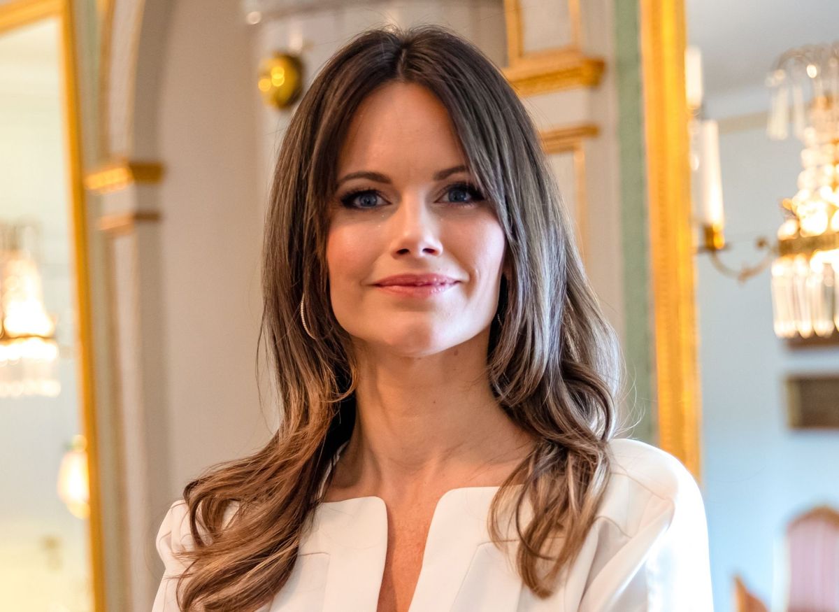 Prinsesse Sofia af Sverige har fået plads på Hello Magazines 'Kind List', der fremhæver personer, som udmærker sig ved at gøre en ekstraordinær indsats for at hjælpe andre mennesker.