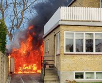 Garage opslugt af flammer