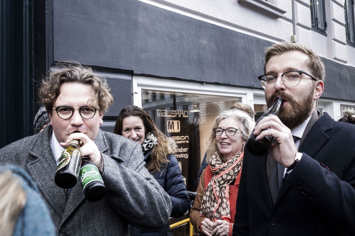 Rasmus Bruun og Frederik Cilius spiller hovedrollerne i den nye satireserie "Orkesteret". Duoen er særligt kendt for "Den korte radioavis". (Arkivfoto).