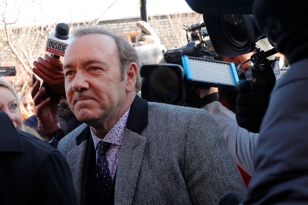 Kevin Spacey er blevet dømt til at skulle betale svimlende 205 millioner kroner i erstatning til selskabet MCR, der står bag Netflix succes-serien 'House of Cards'.
