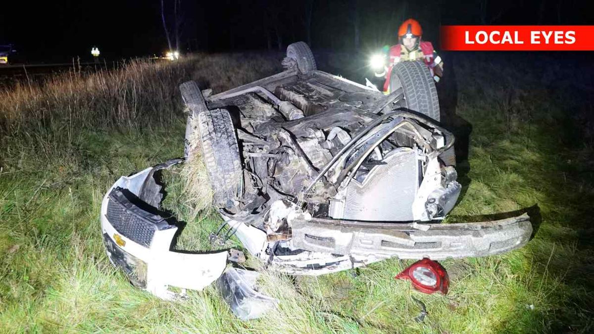 Som det fremgår af billedet blev bilen, de to brødre sad i, voldsomt skadet i forbindelse med ulykken.